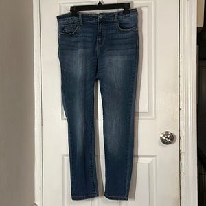 Judy Blue Mid Rise Girlfriend Jean Adelene - Relaxed Fit 15/32